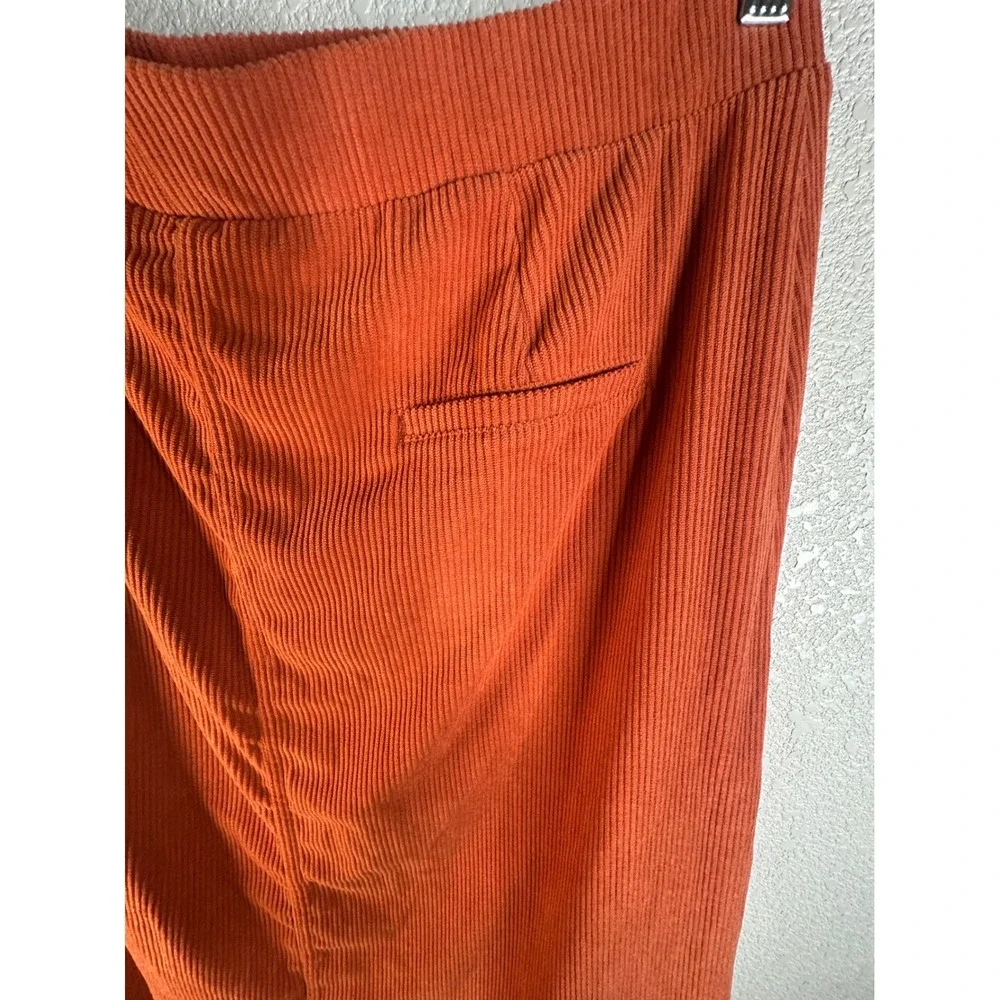 HALARA corduroy skirt